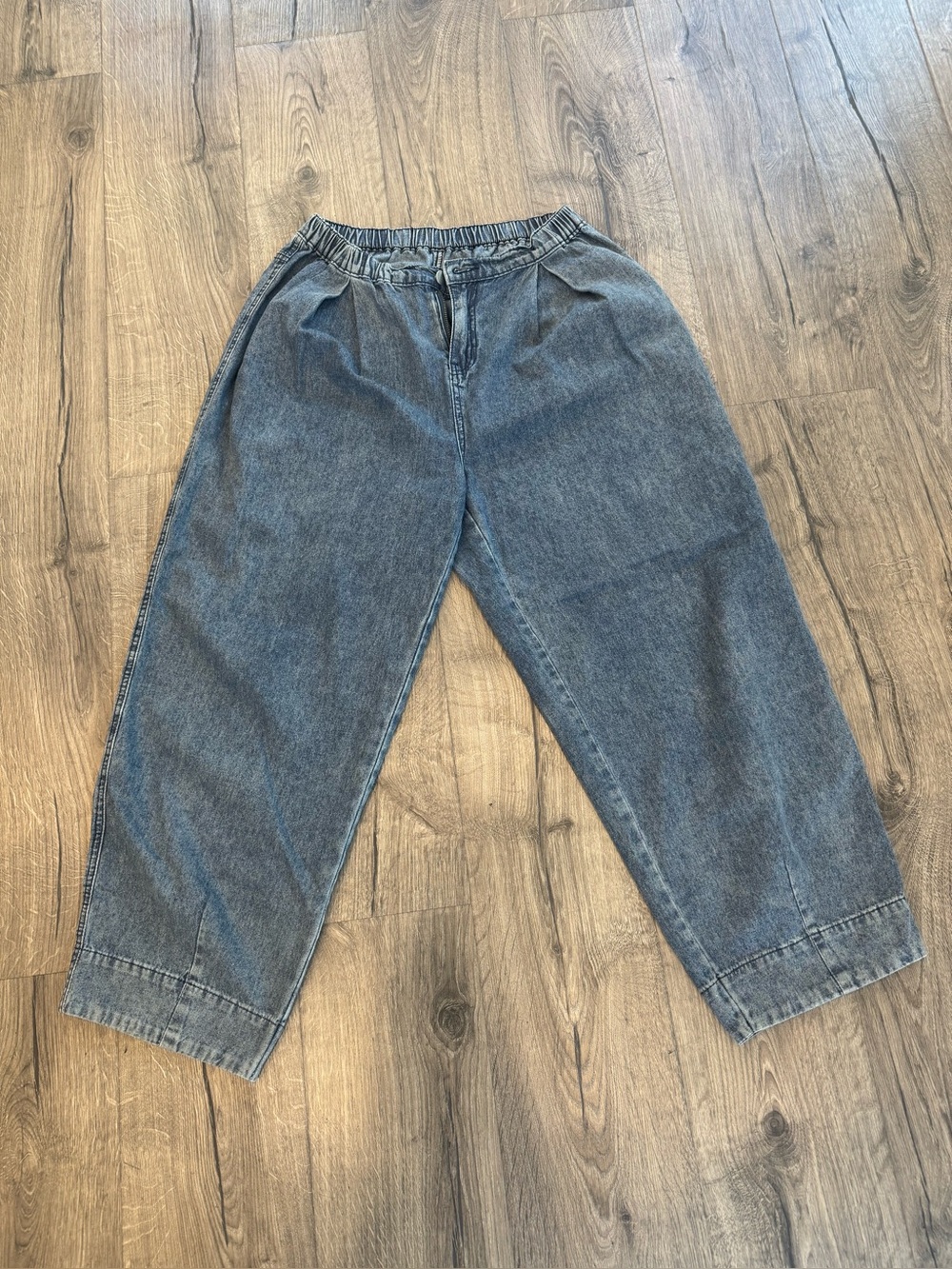 Woman’s Relaxed Elastic-Waist Barrel Denim Jeans - Blue - Picture 1 of 2